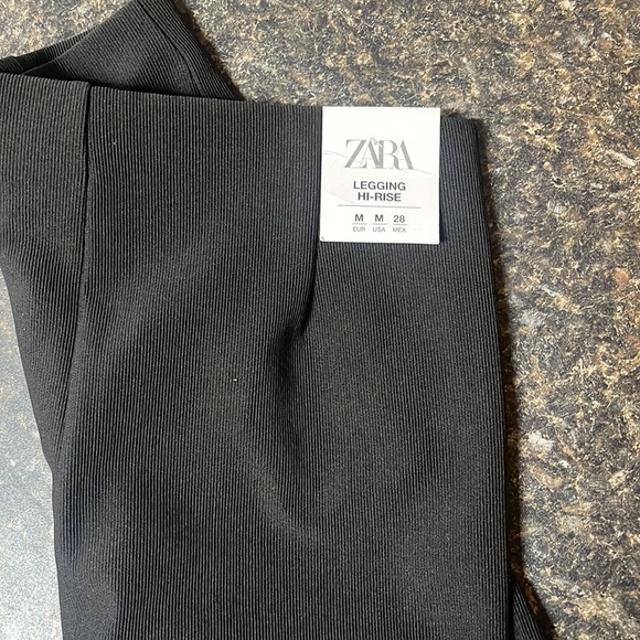 Zara high rise legging with front split - Picture 2 of 3